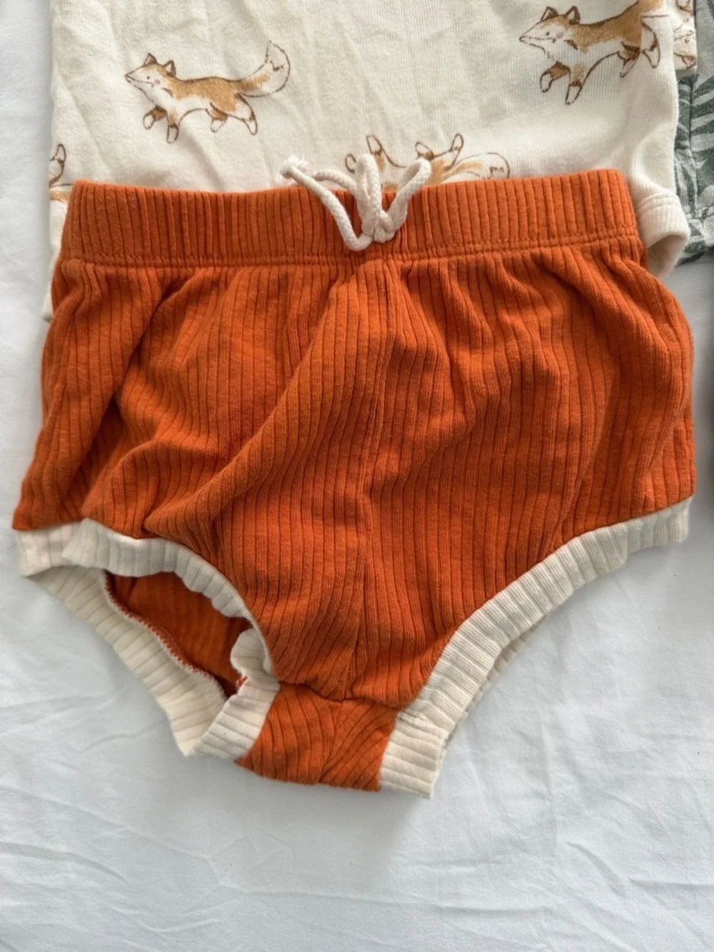 2-Piece Baby Outfit Set - Green Leaf Tee & Orange Ribbed Shorts